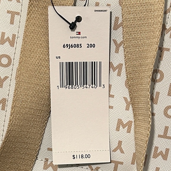 Tommy Hilfiger pack back retail $118 - Picture 3 of 3